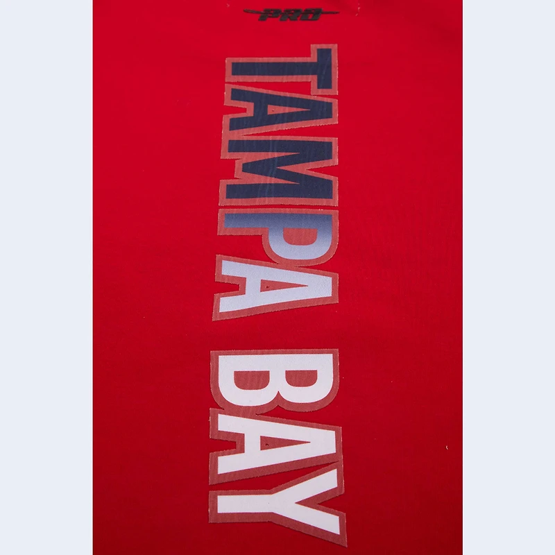 Débardeur court Pro Standard rouge Tampa Bay Buccaneers Ombre Wordmark Classic pour femme