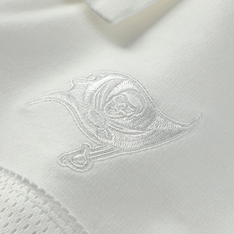 T-shirt blanc en maille technique mixte The Wild Collective pour femme des Buccaneers de Tampa Bay