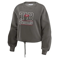 Ensemble de détente pour femme WEAR by Erin Andrews Pewter Tampa Bay Buccaneers en molleton délavé avec t-shirt à manches longues et short