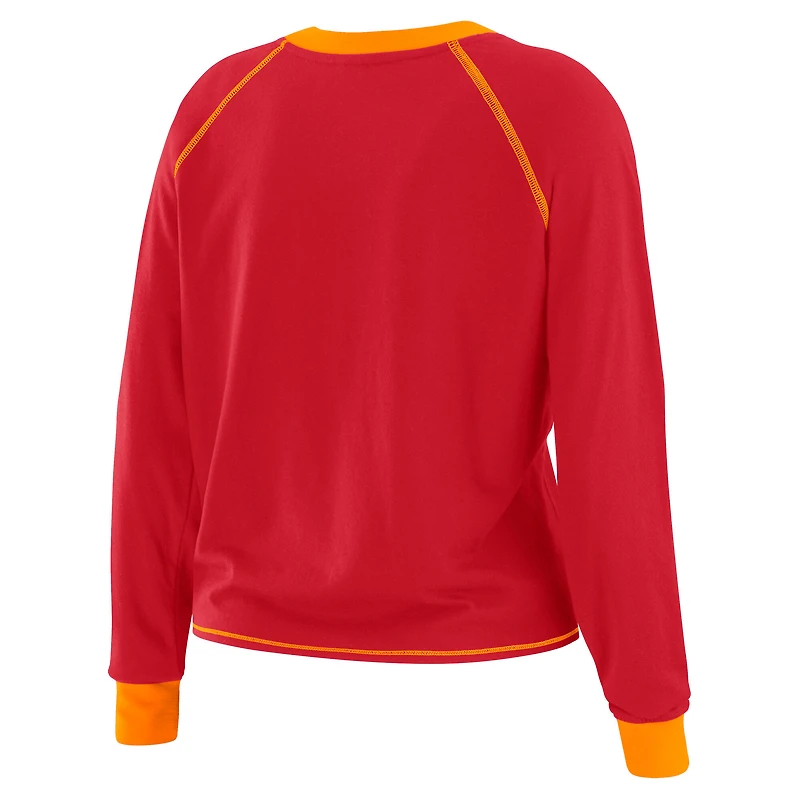 Haut à manches longues noué sur le devant rouge/orange Tampa Bay Buccaneers pour femme WEAR by Erin Andrews, grande taille