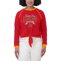 Haut à manches longues noué sur le devant rouge/orange Tampa Bay Buccaneers pour femme WEAR by Erin Andrews