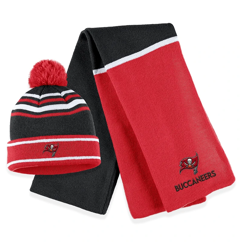 Women's WEAR by Erin Andrews Rouge Tampa Bay Buccaneers Bonnet en tricot à revers colorblock avec pompon et écharpe