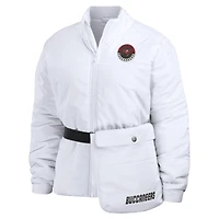 WEAR by Erin Andrews - Doudoune blanche à fermeture éclair intégrale Packaway des Buccaneers de Tampa Bay pour femmes