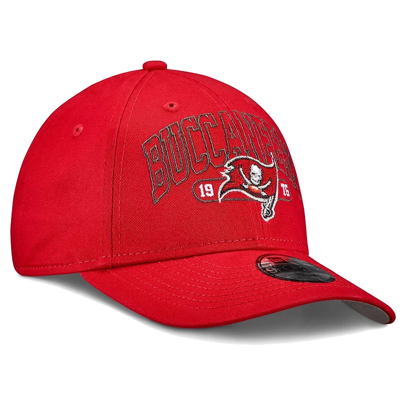 Youth New Era Red Tampa Bay Buccaneers Outline 9FORTY Adjustable Hat