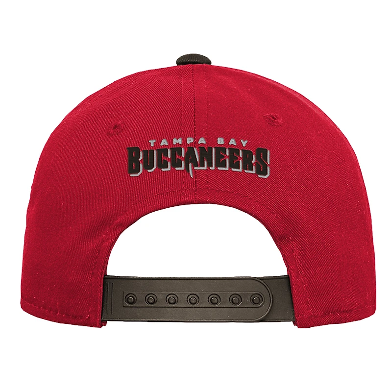 Casquette ajustable pré-courbée rouge des Buccaneers de Tampa Bay pour jeunes Outerstuff