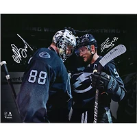 Photographie autographiée de 16" x 20" d'Andrei Vasilevskiy et Steven Stamkos du Lightning de Tampa Bay