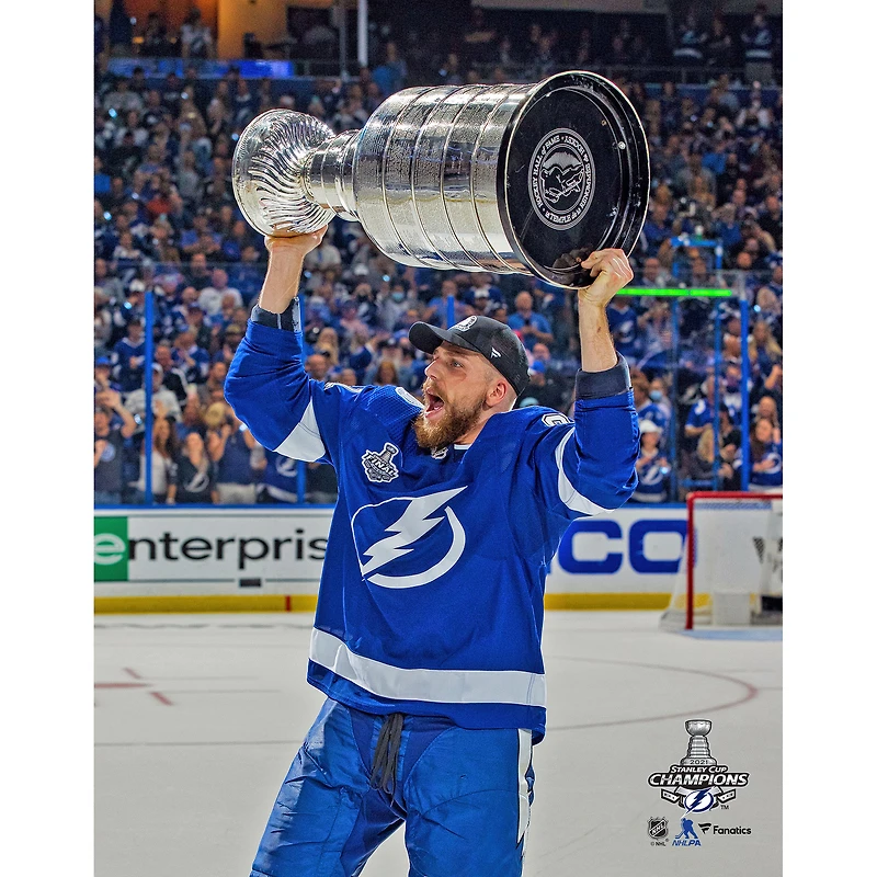 Eric Cernak, joueur non signé du Lightning de Tampa Bay, champion la Coupe Stanley 2021, photo
