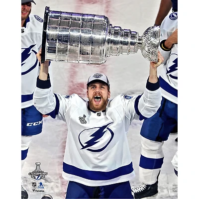 Photo non signée d'Erik Cernak, champion de la Coupe Stanley 2020, Lightning Tampa Bay