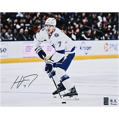 Photographie de patinage autographiée par Haydn Fleury du Lightning de Tampa Bay, maillot blanc de 16" x 20"