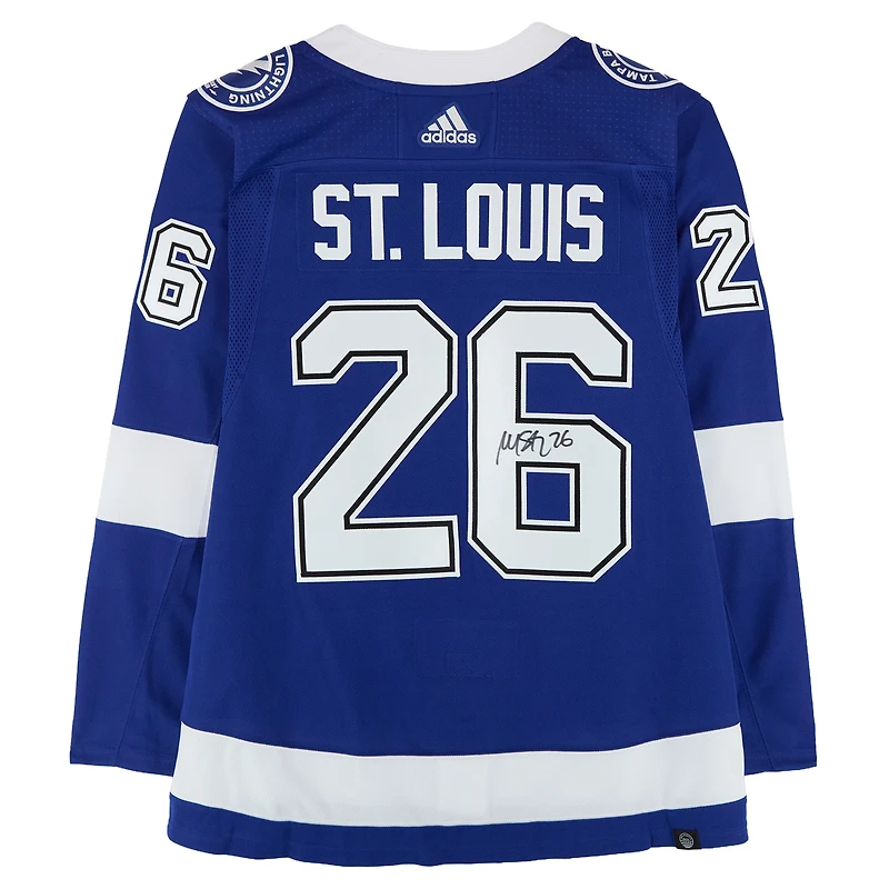 Maillot bleu adidas autographié de Martin St. Louis, joueur du Lightning de Tampa Bay.