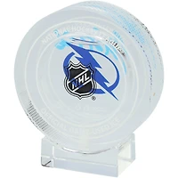 Rondelle de cristal autographiée par Martin St. Louis du Lightning de Tampa Bay - Remplie de glace de la saison 2024-2025