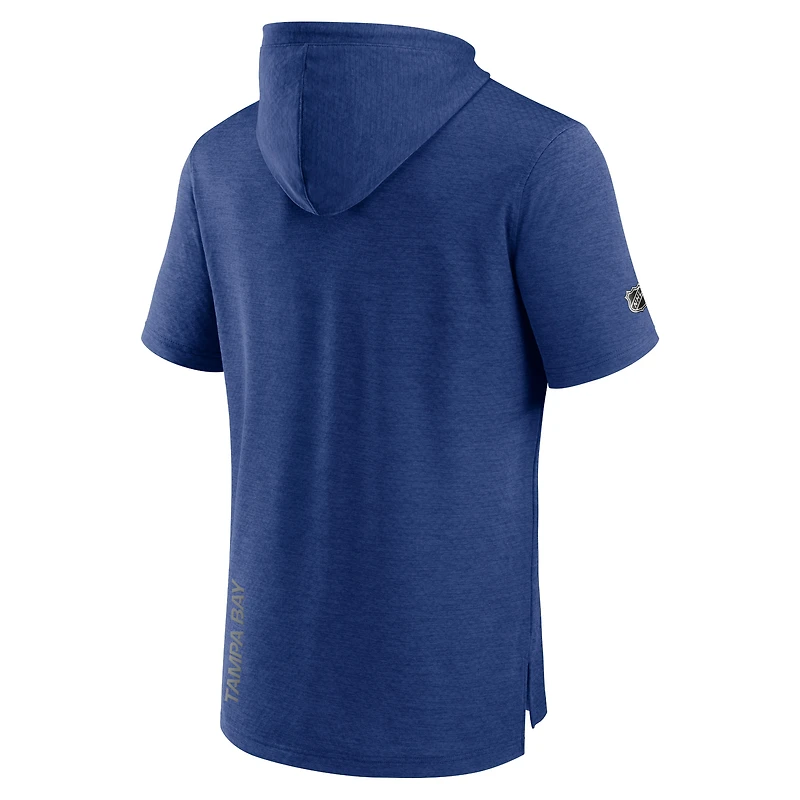 Sweat à capuche manches courtes authentique Pro Tampa Bay Lightning Fanatics Heather Blue pour hommes