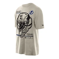 T-shirt pour homme New Era Tan Tampa Bay Lightning avec masque de gardien but