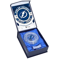 Rondelle de cristal du Lightning de Tampa Bay - Remplie de glace locale de la saison 2023-24
