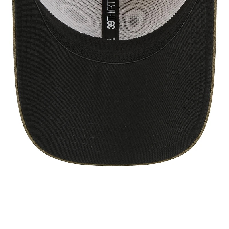 Casquette 39THIRTY Flex pour homme New Era beige clair/olive Tampa Bay Rays 2025 Armed Forces Day