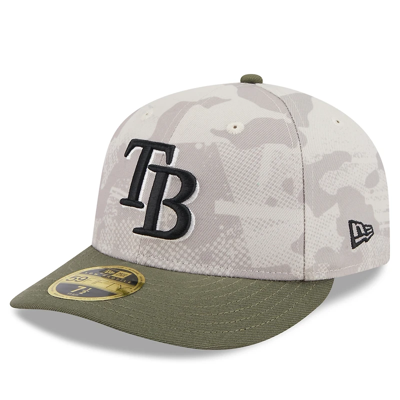 Casquette ajustée 59FIFTY basse pour homme New Era beige clair/olive Tampa Bay Rays 2025 Armed Forces Day