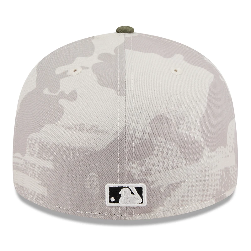 Casquette ajustée 59FIFTY basse pour homme New Era beige clair/olive Tampa Bay Rays 2025 Armed Forces Day