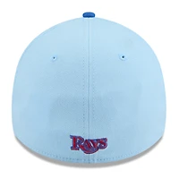 Casquette New Era 39THIRTY Flex bleu clair/bleu pour homme des Tampa Bay Rays 2025, 4 juillet