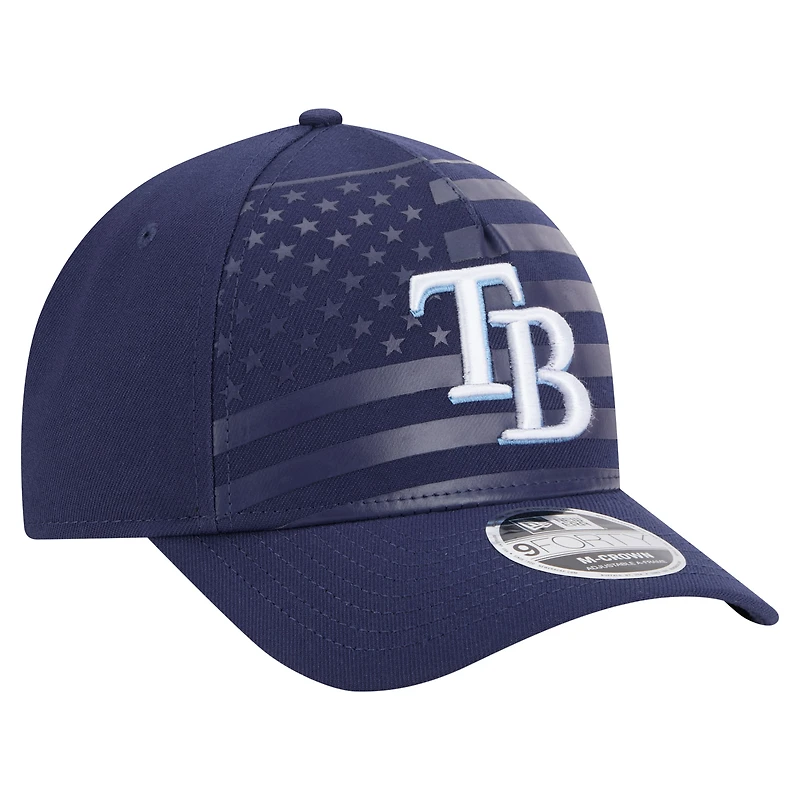 Casquette ajustable New Era 9FORTY M-Crown A-Frame bleu marine pour homme, motif drapeau américain des Rays de Tampa Bay