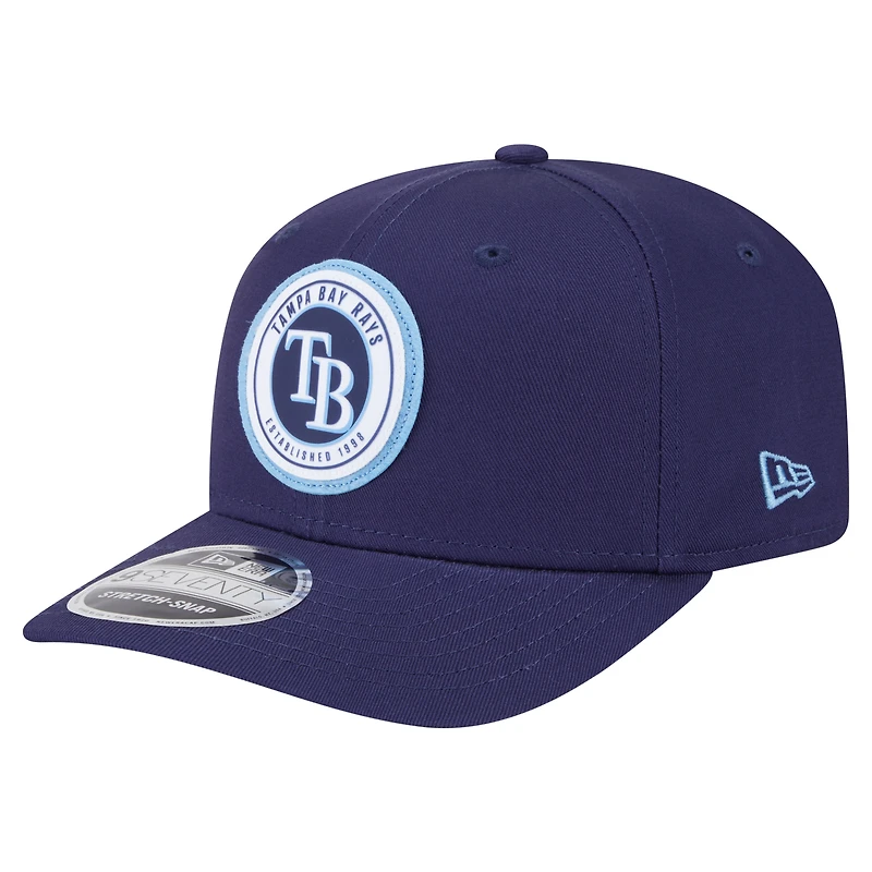 Casquette extensible à bouton-pression New Era bleu marine Tampa Bay Rays Circle Patch 9SEVENTY pour homme