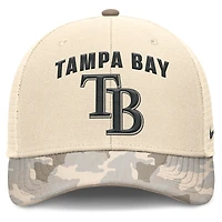 Casquette de camionneur ajustable Nike Natural Tampa Bay Rays Camo Natural Pack Rise pour homme
