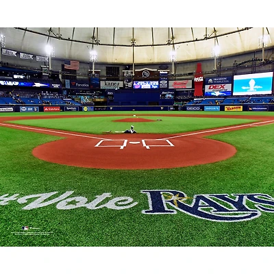 Photo générale d'un joueur des Tampa Bay Rays non signé derrière le marbre