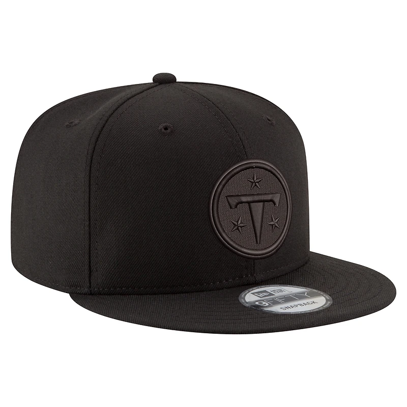 Men's New Era Black Tennessee Titans Black on Black 9FIFTY Snapback Hat