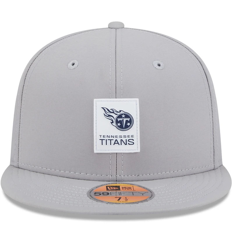 Casquette ajustée New Era grise Tennessee Titans 2025 Sideline Quill Tech 59FIFTY pour homme
