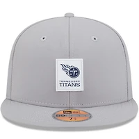 Casquette ajustée New Era grise Tennessee Titans 2025 Sideline Quill Tech 59FIFTY pour homme