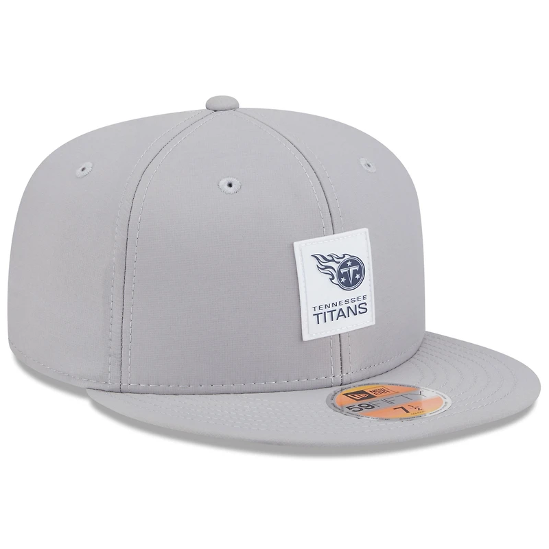 Casquette ajustée New Era grise Tennessee Titans 2025 Sideline Quill Tech 59FIFTY pour homme
