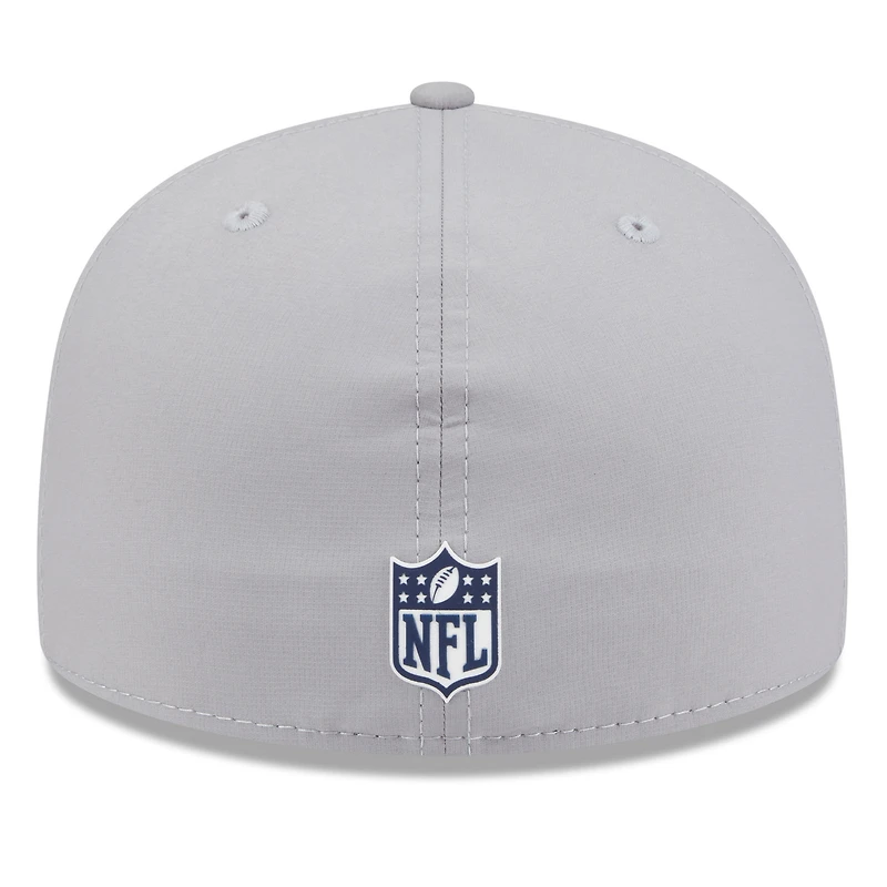 Casquette ajustée New Era grise Tennessee Titans 2025 Sideline Quill Tech 59FIFTY pour homme