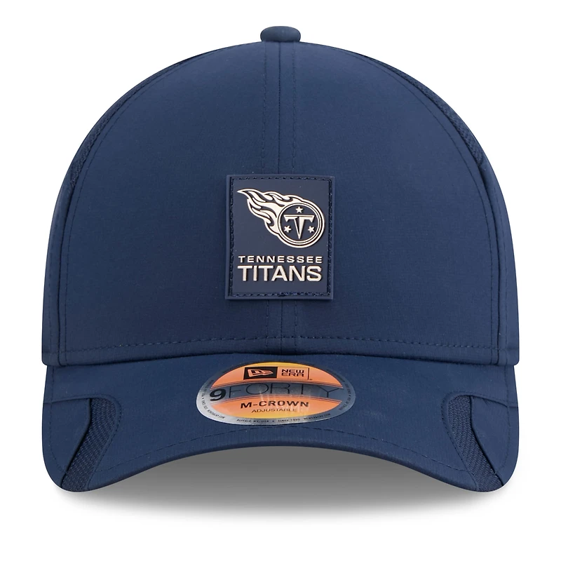 Casquette ajustable New Era bleu marine Tennessee Titans 2025 Sideline M-Crown 9FORTY pour homme