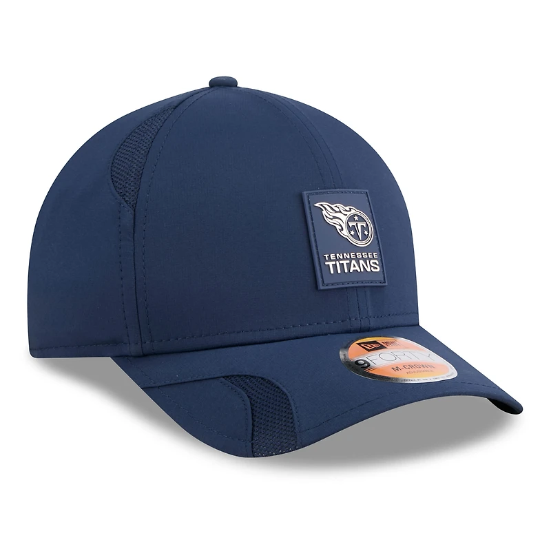 Casquette ajustable New Era bleu marine Tennessee Titans 2025 Sideline M-Crown 9FORTY pour homme