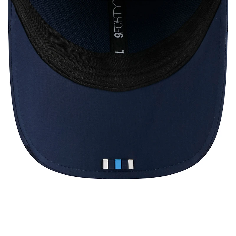Casquette ajustable New Era bleu marine Tennessee Titans 2025 Sideline M-Crown 9FORTY pour homme