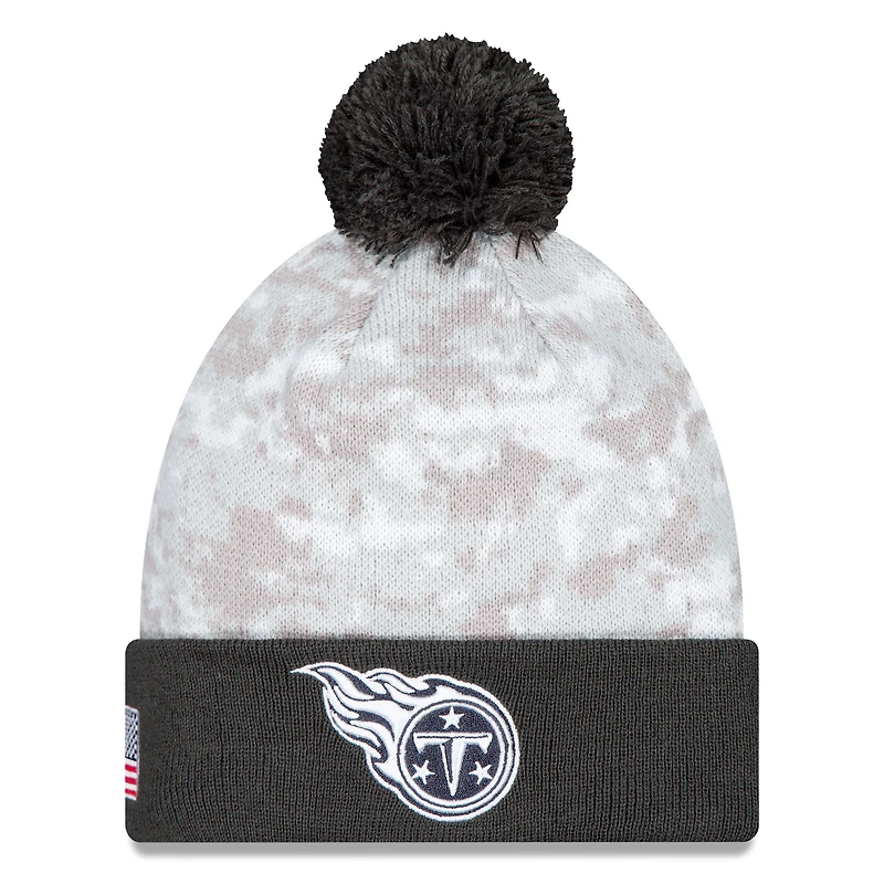 Bonnet tricoté à revers et pompon Tennessee Titans 2024 Salute To Service Digital Camo pour homme New Era blanc/graphite