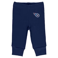 Vêtements pour nouveau-nés et nourrissons par Erin Andrews Ensemble trois pièces gris/bleu marine/blanc Tennessee Titans Turn Me Around pantalon