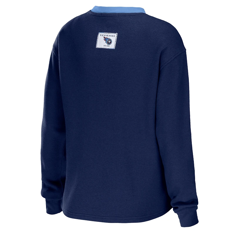 T-shirt à manches longues WEAR by Erin Andrews Navy Tennessee Titans Waffle Henley pour femmes