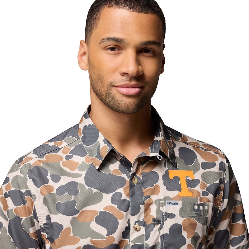 Chemise boutonnée Columbia Camo Tennessee Volunteers Super Slack Tide Omni-Wick pour homme