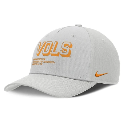 Casquette ajustable Nike grise Tennessee Volunteers 2025 Sideline Dust Pinched Rise pour homme