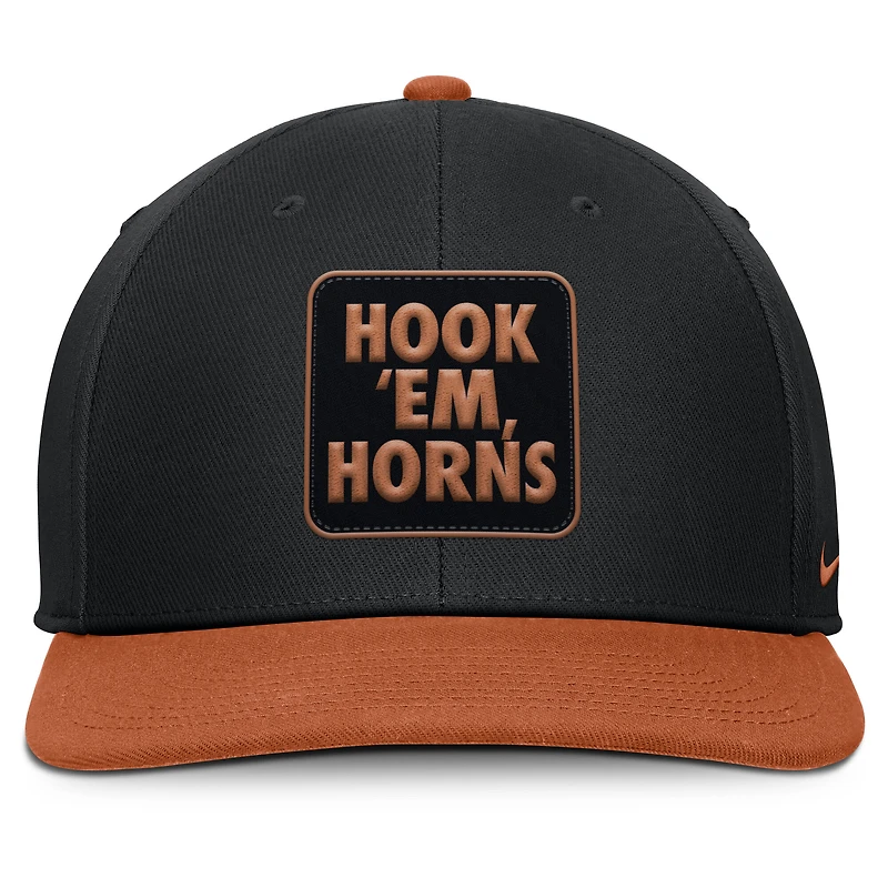 Casquette Nike noire/orange Texas Longhorns 2025 Sideline Campus Pro Local Snapback pour homme