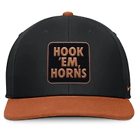 Casquette Nike noire/orange Texas Longhorns 2025 Sideline Campus Pro Local Snapback pour homme