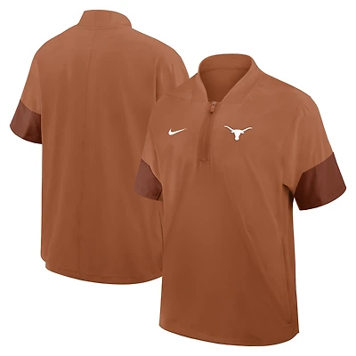 Veste d'entraîneur Nike Texas Longhorns 2025 Sideline à manches courtes et fermeture éclair quart de tour, couleur orange brûlé, pour homme