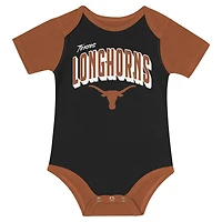 Newborn & Infant Texas Longhorns Dynamic Duo Bodysuit, Bib Cuffed Knit Hat Set