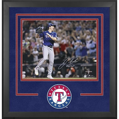 Photographie encadrée de luxe autographiée par Josh Sborz des Texas Rangers, champions de la Série mondiale 2023, 16" x 20" avec l'inscription "Final Out"