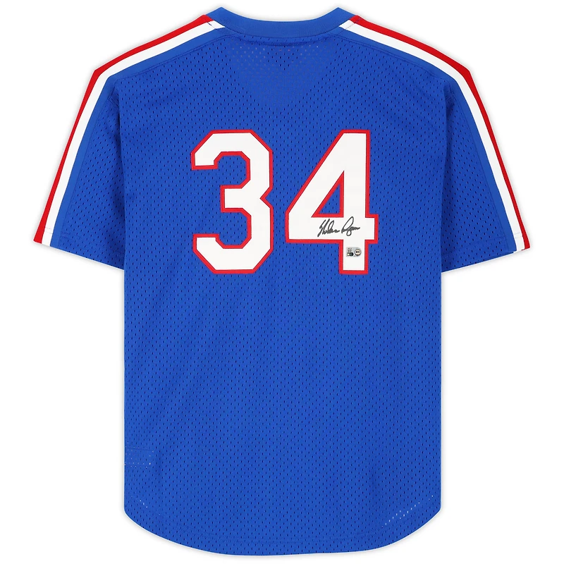 Pull d'entraînement au bâton autographié Royal Mitchell & Ness de Nolan Ryan Texas Rangers