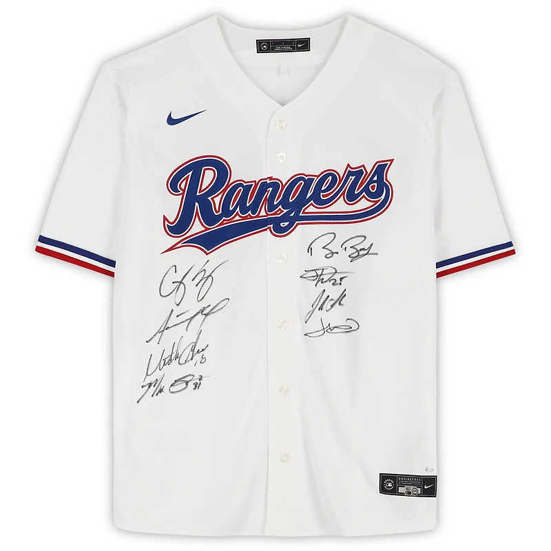Maillot Nike Max Scherzer blanc multi-signé des champions de la série mondiale MLB 2023 des Texas Rangers avec 8 signatures dont Corey Seager, Adolis Garcia et Max Scherzer - Édition limitée à 10