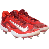 Crampons Nike rouges autographiés et portés en match par Wyatt Langford, des Texas Rangers, lors de la saison 2024 de la MLB.