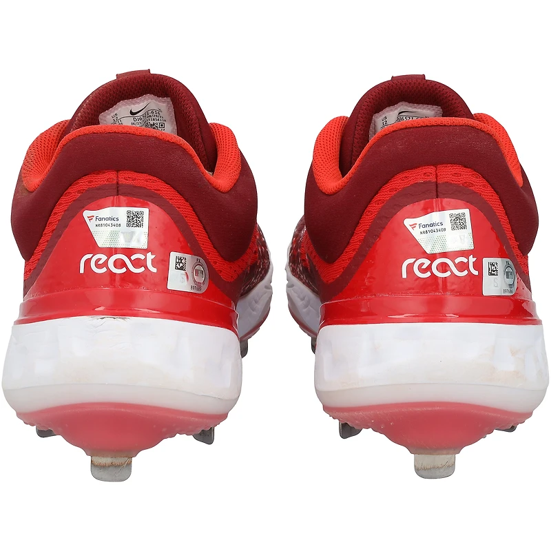 Crampons Nike rouges autographiés et portés en match par Wyatt Langford, des Texas Rangers, lors de la saison 2024 de la MLB.