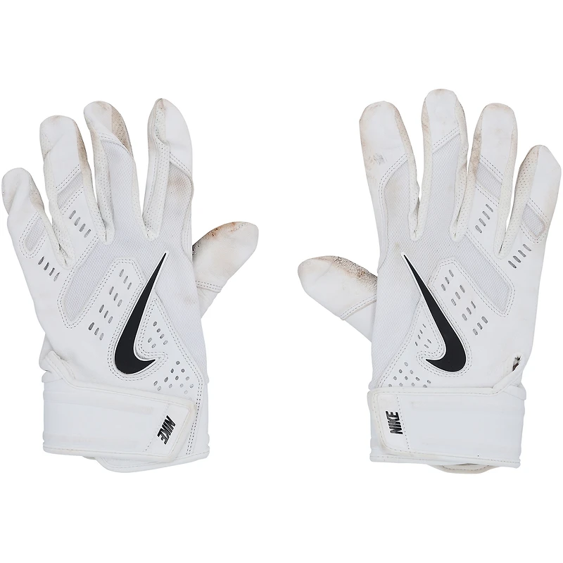 Gants de frappe blancs Nike autographiés et utilisés en match par Wyatt Langford (Texas Rangers) lors de la saison 2025 de la MLB - HH98516087-88