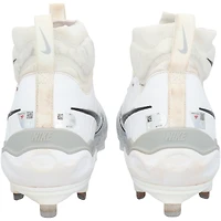 Crampons Nike blancs autographiés et portés en match par Wyatt Langford (Texas Rangers) lors de la saison 2025 de la MLB